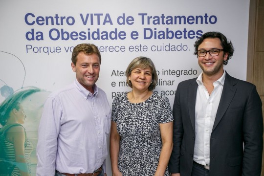 Na foto, o médico Osni Silvestri, gerente médico do Hospital, com os superintendentes do VITA em Curitiba, Neidamar Fugaça e Eduardo Steil. Créditos: Diego Wladyka