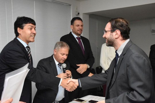 O presidente da CAA-PR, Artur Piancastelli, e a diretoria da Seccional prestigiaram a solenidade de posse. Foto: Bebel Ritzmann