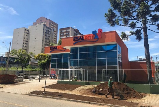 A loja é a primeira do projeto de expansão da empresa, que pretende ter unidades espalhadas por várias regiões de Curitiba