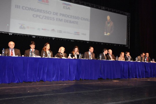 Congresso reúne juristas de renome . Congresso acontece no Teatro Guaíra até a quarta-feira (7)