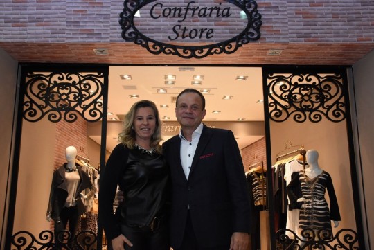 Proprietário da loja Eduardo Nogara e Luciane Brambilla, consultora de imagem. Foto: Bebel Ritzmann