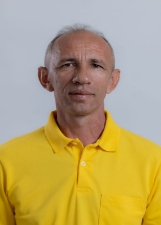 ROBERTO TAVARES