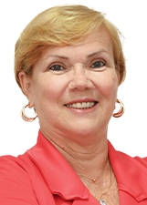 DIRETORA CLAUDIA ULRICH