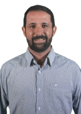 LÉO CRESPO