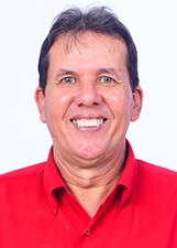 ROBERTO TAVARES