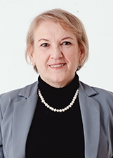 PROFESSORA LUCI SERRANO