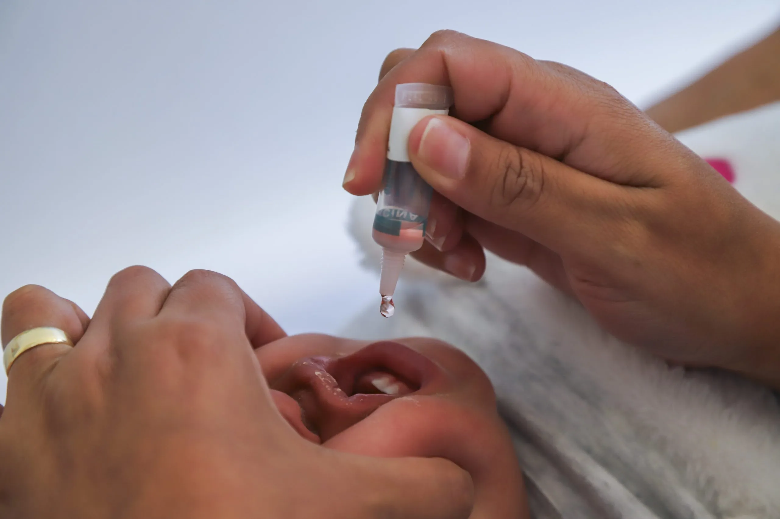 Após 70 mil imunizações, campanha contra a pólio continua até sexta