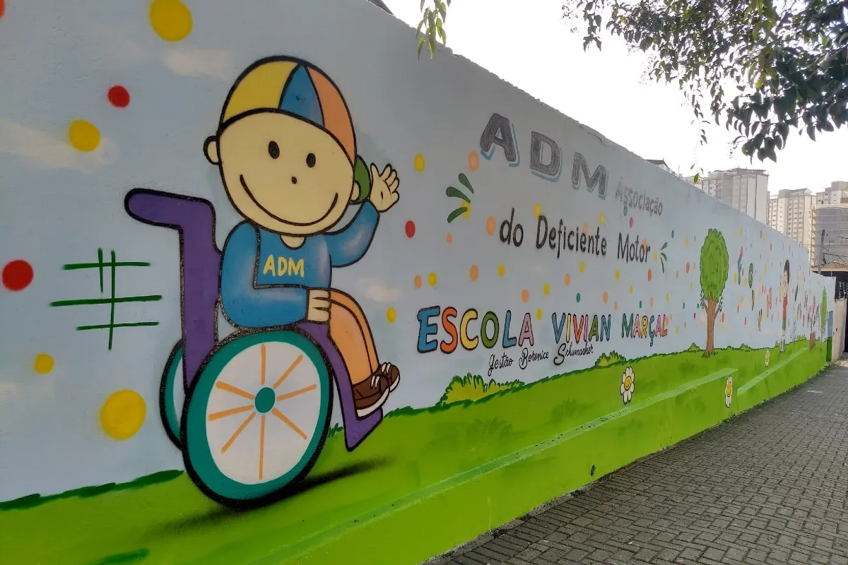 Com dívida milionária, escola especial em Curitiba faz vaquinha para não fechar