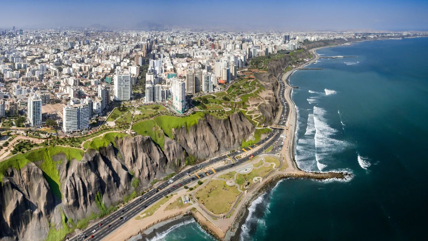 Nova rota aérea de Curitiba: Lima, no Peru, é perfeita para o surfe