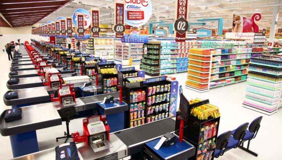 Supermercado faz feirão do emprego na região de Curitiba nesta terça-feira