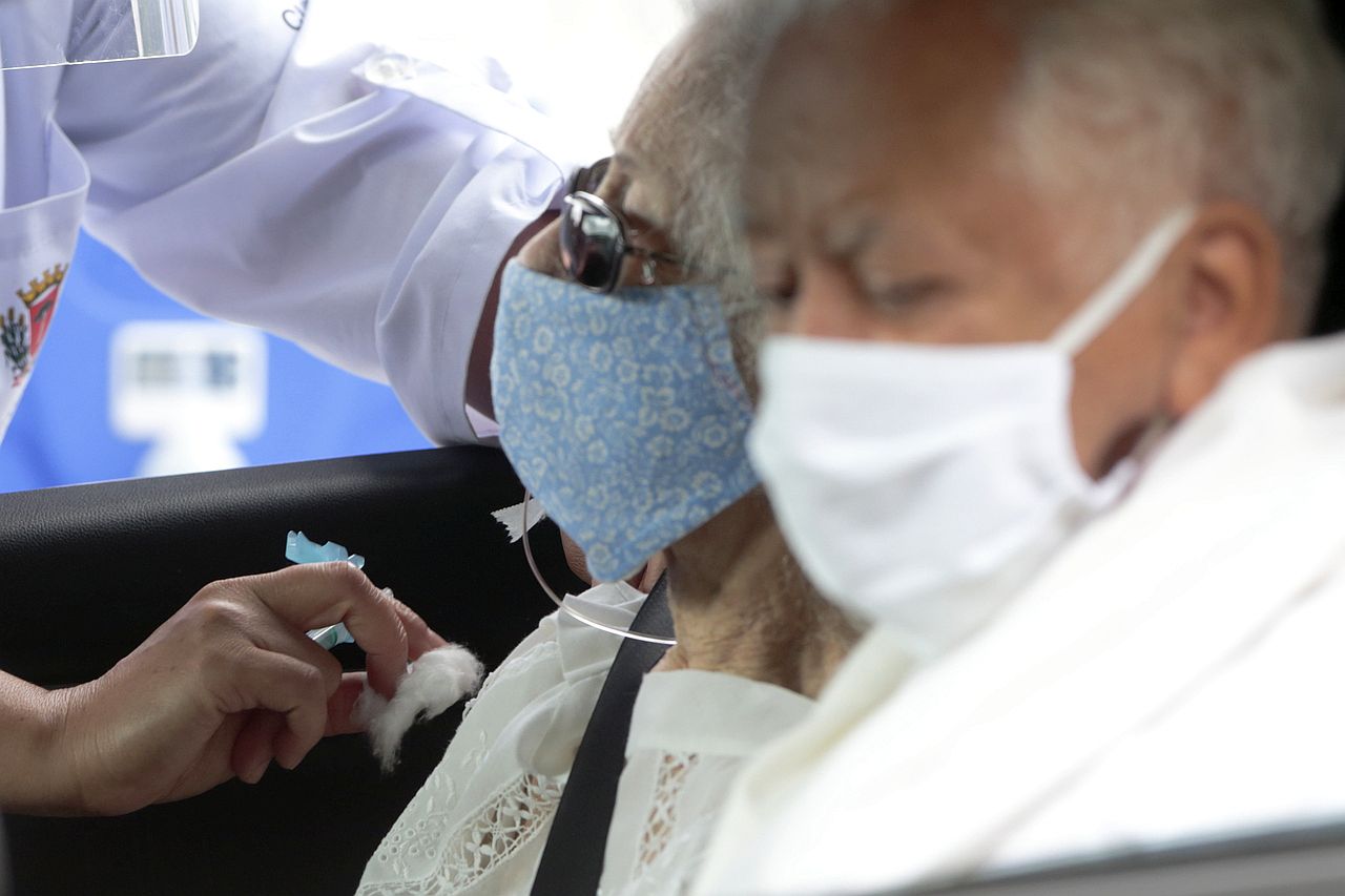 Vacina para idosos de 88 anos em Curitiba