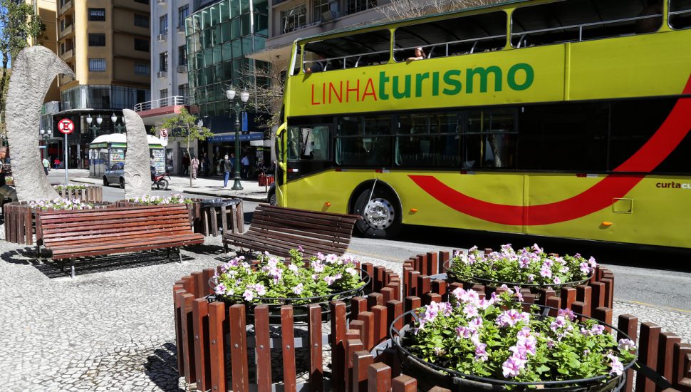 Linha Turismo, de Curitiba, não vai funcionar pelo menos até 8 de março por causa da pandemia da covid-19