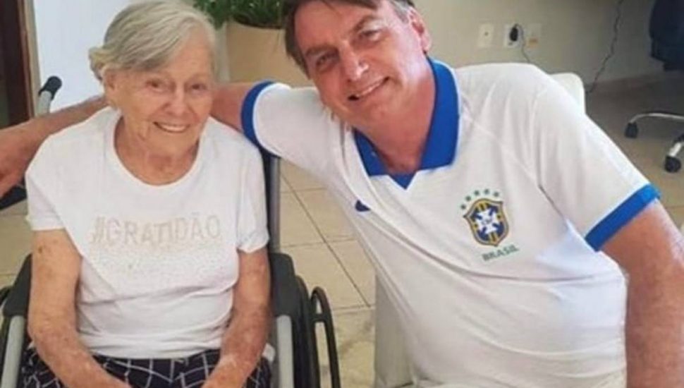 Olinda Bolsonaro, mãe de Jair Bolsonaro, tinha 94 anos e estava internada.
