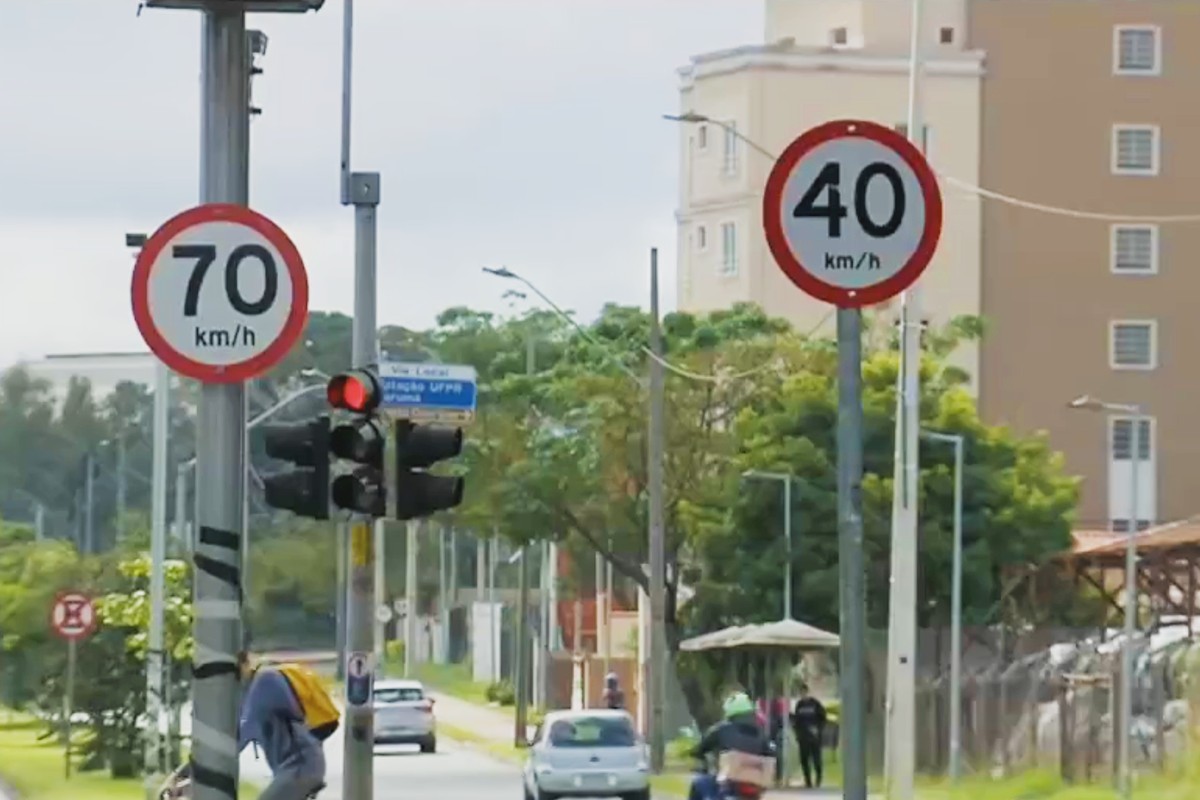 Prefeitura reforçou a sinalização na marginal da Linha Verde após matéria da Tribuna.