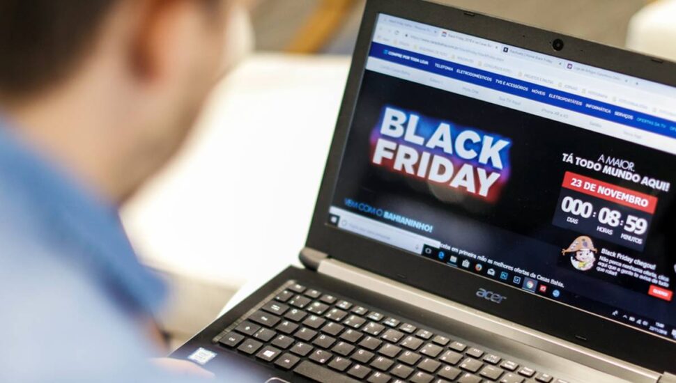 Black Friday: Metade dos brasileiros vão comprar TV para ver a Copa.