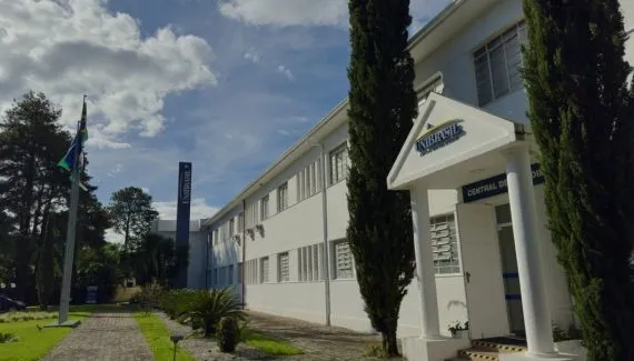 Faculdade de Curitiba faz mutirão de empregos nesta terça; veja vagas