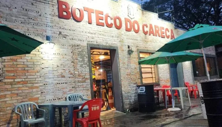 Bar em grande bairro de Curitiba tem atendimento vip em imóvel tradicional