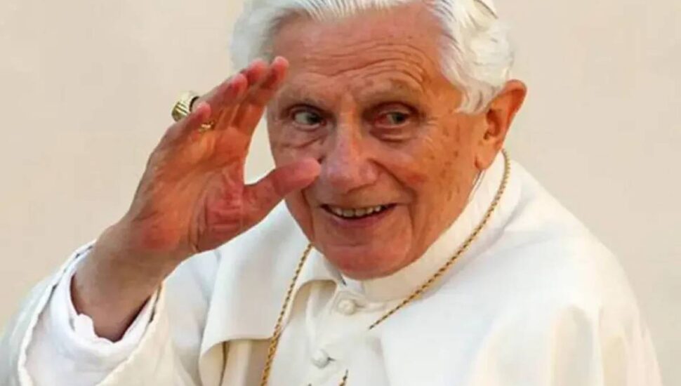 Imagem mostra o papa Bento XVI, que morreu neste sábado aos 95 anos.