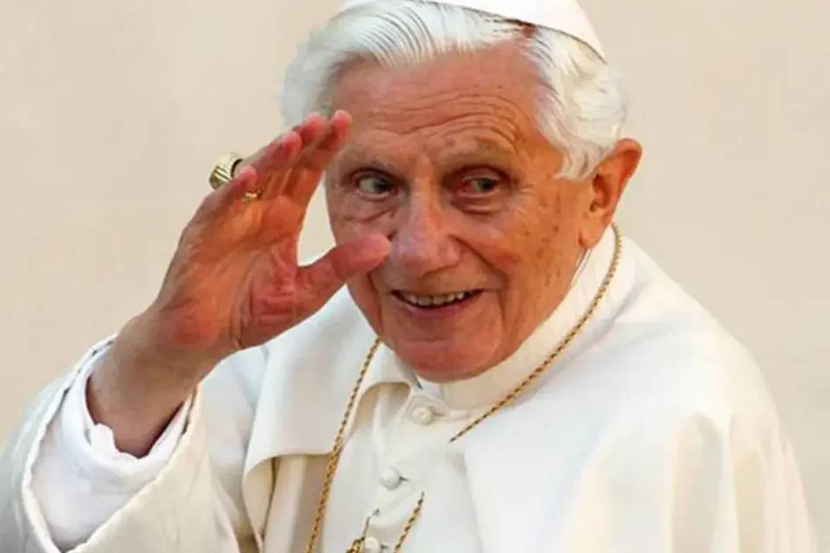 Imagem mostra o papa Bento XVI, que morreu neste sábado aos 95 anos.