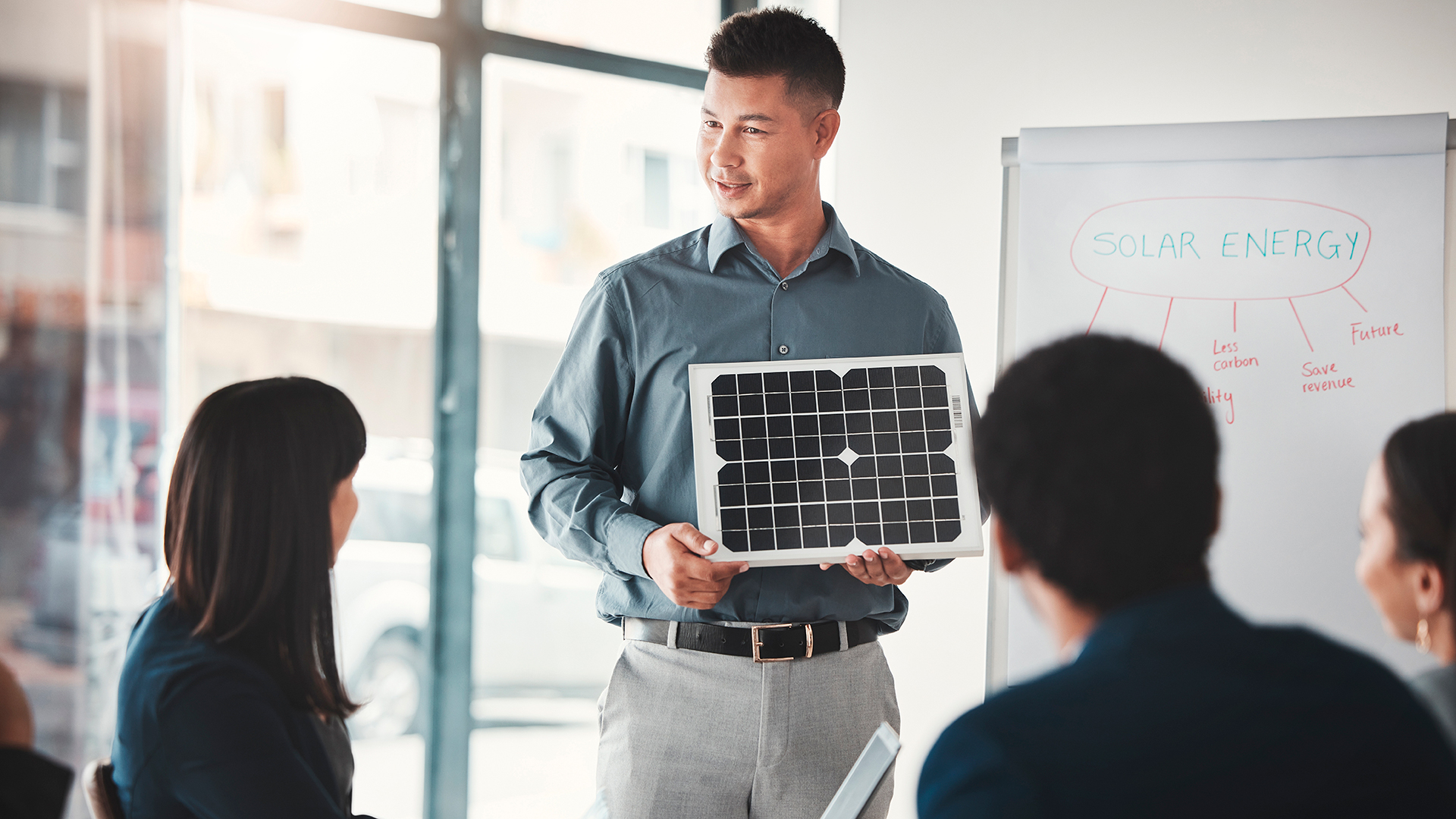 A revenda é uma das formas de trabalhar com energia solar | Foto: Shutterstock