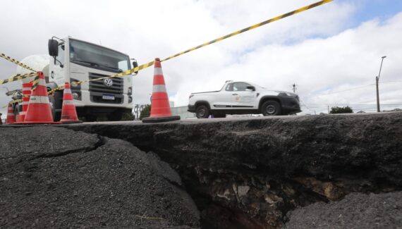 Acidente entre caminhões interdita faixa da BR-277, em Morretes - Massa News