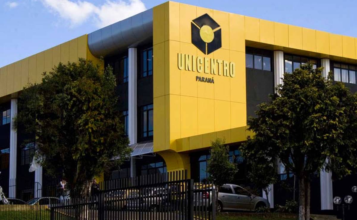 Imagem mostra a fachada da Unicentro