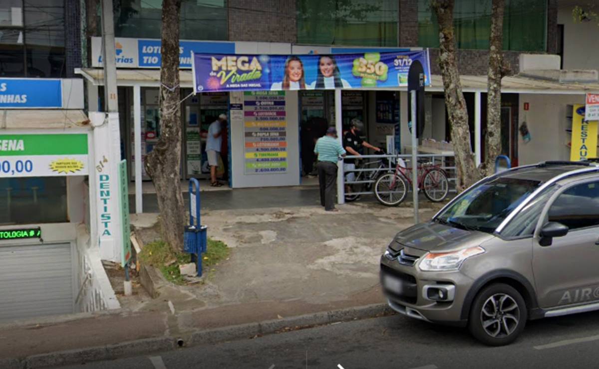 imagem mostra uma lotérica no Bairro Alto, em Curitiba.