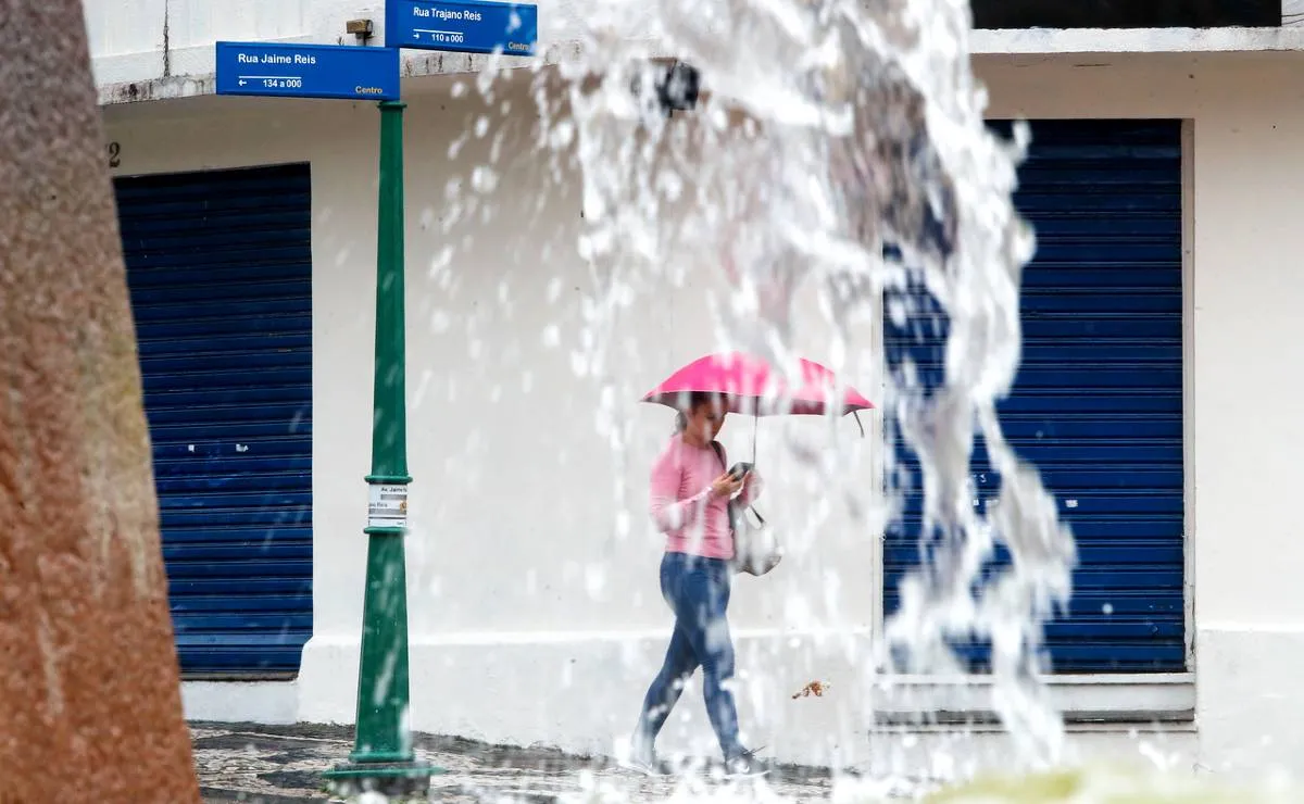 Chuva atinge em Curitiba segundo a previsão do tempo
