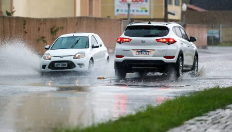 Chuva em Curitiba tem data e hora para chegar; Atenção, pois o acumulado é GIGANTE!