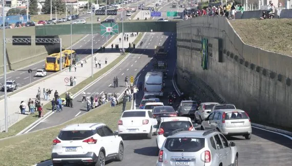 Linha Verde é liberada para trânsito: “Obra colossal”, diz Greca