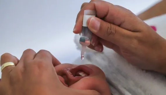 Após 70 mil imunizações, campanha contra a pólio continua até sexta