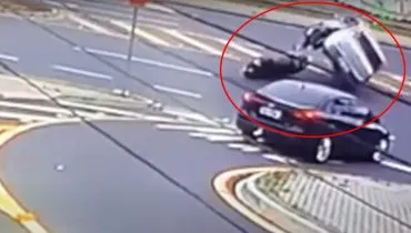 5 flagras de câmeras: motociclista sai 'voando' após batida de carro