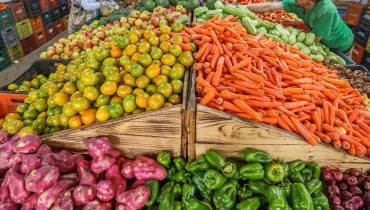Curitiba tem oferta em frutas e verduras e atrações no aniversário de Rua da Cidadania