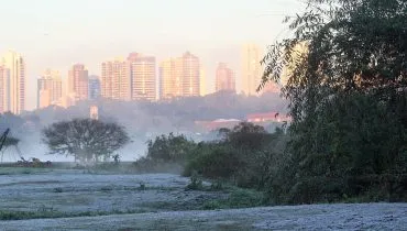 Curitiba está sob alerta para risco de temporal e queda acentuada na temperatura