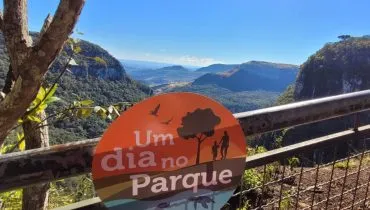Parques do Paraná com natureza exuberante têm programação especial neste domingo