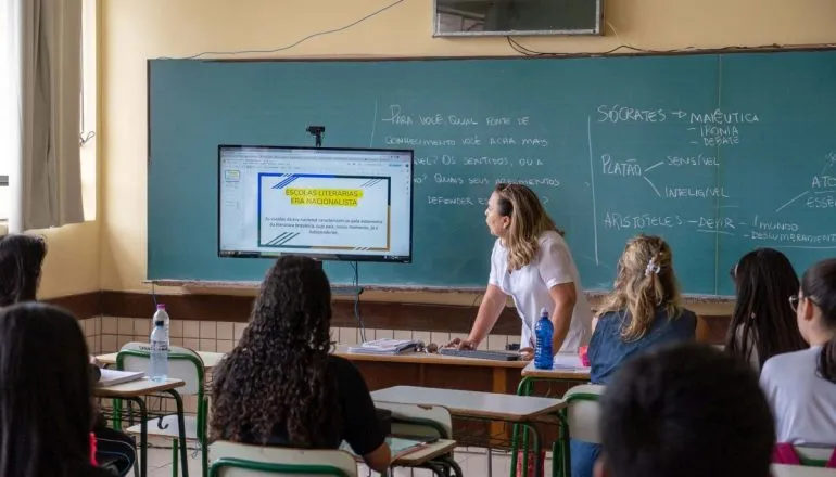 Paraná abre inscrições para seleção PSS de professores com salários de até R$ 6,1 mil