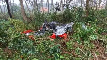 Piloto de Curitiba e amigo morrem após queda de girocóptero em SC