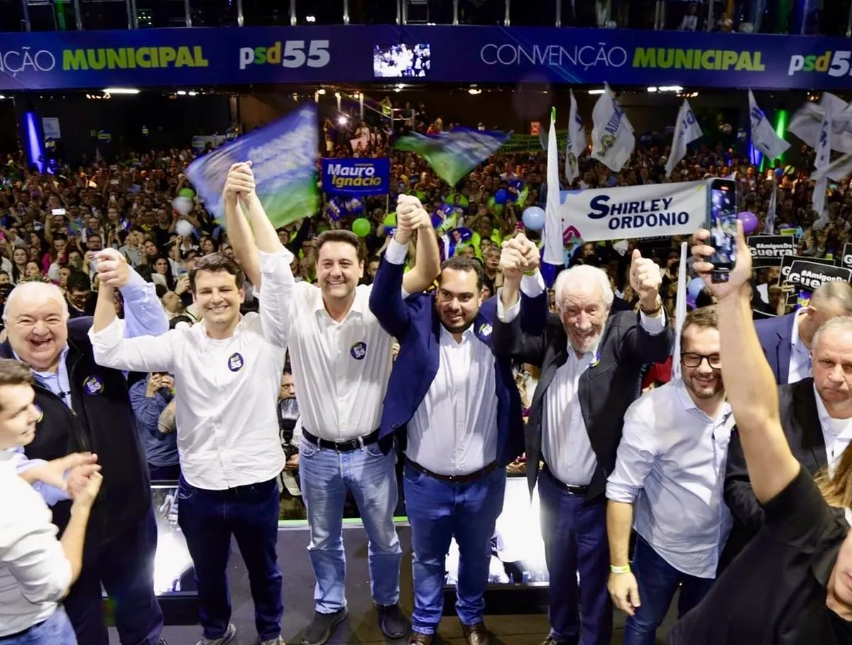 Foto mostra autoridades política sem convenção do PSD, como Greca, Ratinho Jr, Eduardo Pimentel, Darci Piana e Marcelo Fachinello