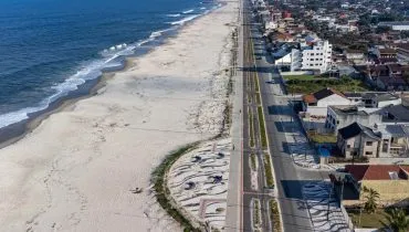 Nova orla de Matinhos tem restinga recuperada com mais de um milhão de mudas