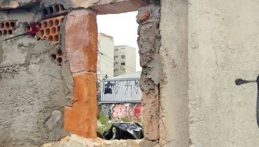 Terrenos baldios em Curitiba: problema crônico continua sem solução