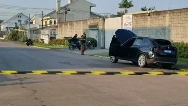 Corpo de homem é encontrado no porta-malas de carro em bairro de Curitiba