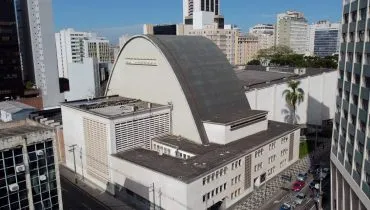 Telhado do Teatro Guaíra é reformado pela 1ª vez em 140 anos