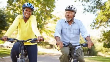 Andar de bicicleta auxilia no tratamento da artrose no joelho