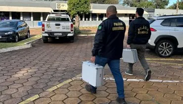 Queda de avião: Polícia Científica envia materiais coletados com familiares em Cascavel