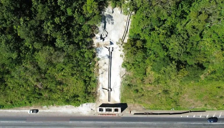 Imagem aérea mostra a obra finalizada na BR-277.