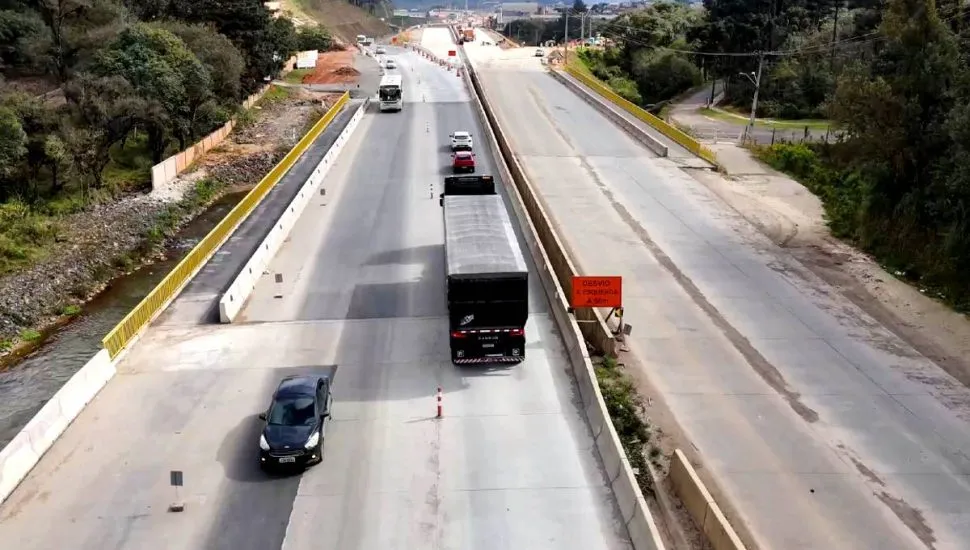 Imagem mostra a obra na Rodovia dos Minérios.