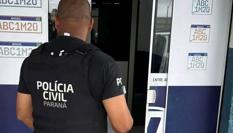 Empresas de emplacamento de veículos são alvos da polícia no PR; fraudes lesaram 9 mil