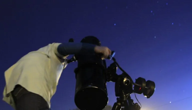 Oposição de Saturno é destaque no céu! Setembro ainda tem superlua, eclipse e cometa