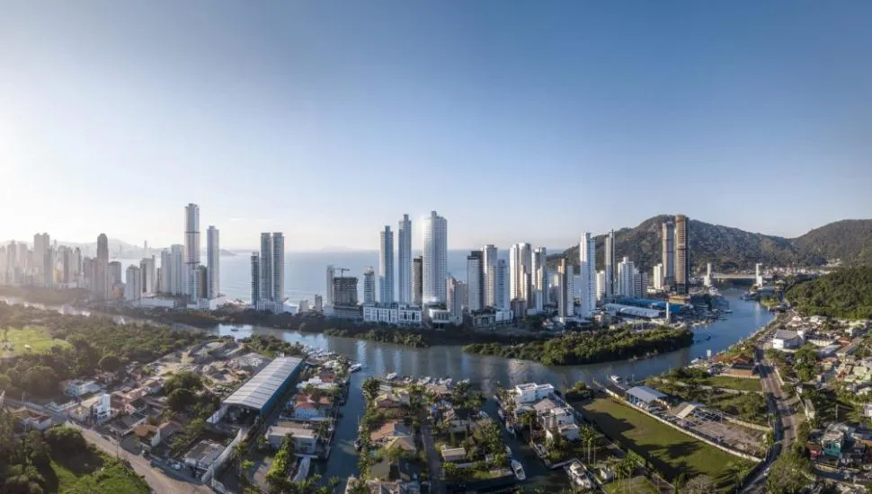 Morada Ilhas Marianas, complexo de apartamentos em vista geral de Balneário Camboriú, SC.