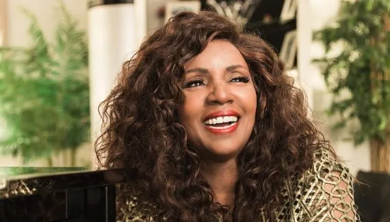 Gloria Gaynor em Curitiba: diva conta história de ‘I Will Survive’